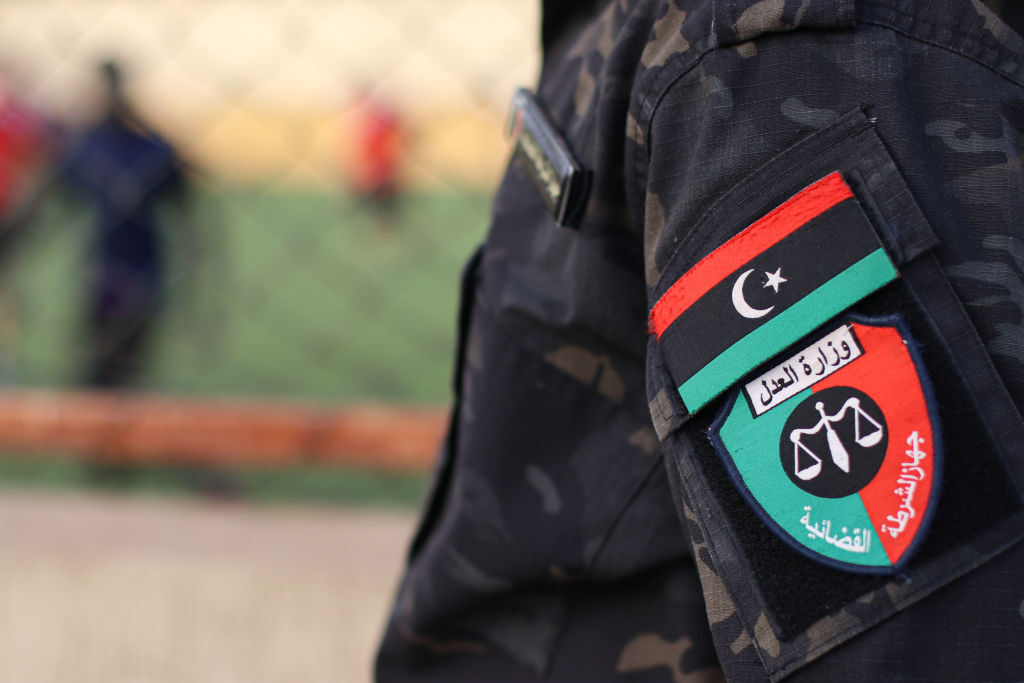 ليبيا.. القبض على ولي أمر طالبة ألقى قنبلة يدوية داخل فناء مدرسة (صورة)