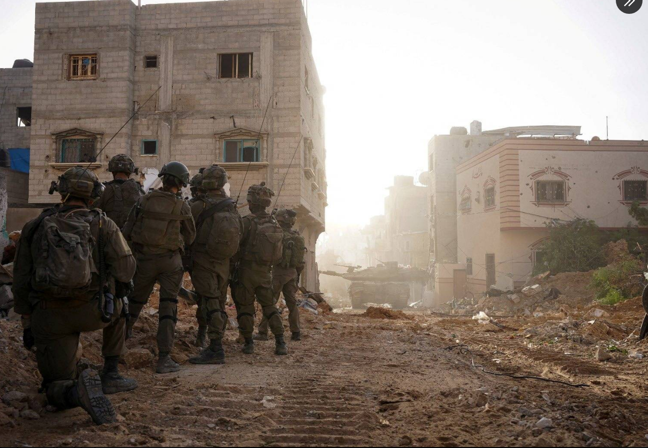 إعلام فلسطيني: احتدام المعارك بحي الزيتون والقوات الإسرائيلية تدمر منازل على رؤوس ساكنيها