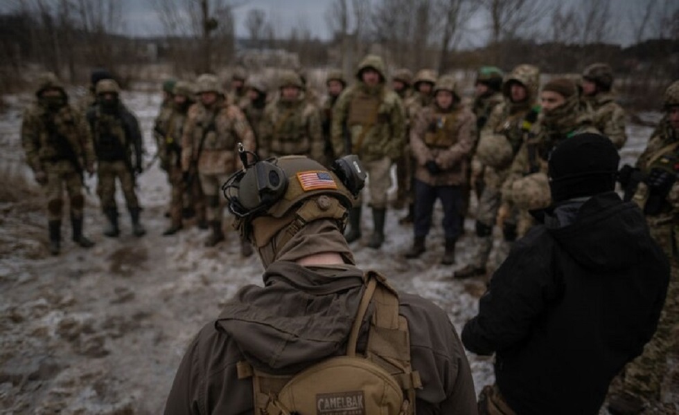 مقاتلين أوكران برفقة مرتزقة من الأجانب - أرشيف.
