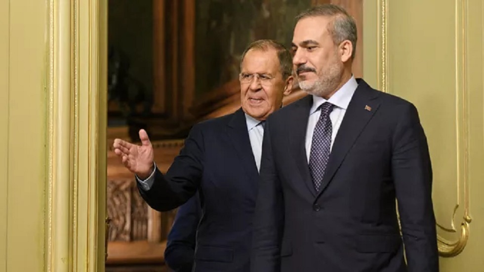 لافروف يصل إلى أنطاليا للمشاركة في منتدى دبلوماسي