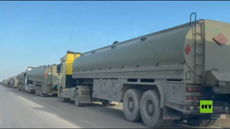 عدسة RT ترصد قافلة ضخمة لصهاريج النفط في شمال شرق سوريا