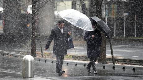 الأرصاد اليابانية تصدر تحذيرا من عواصف ثلجية في طوكيو