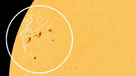 اكتشاف مجموعة من البقع العملاقة على الشمس