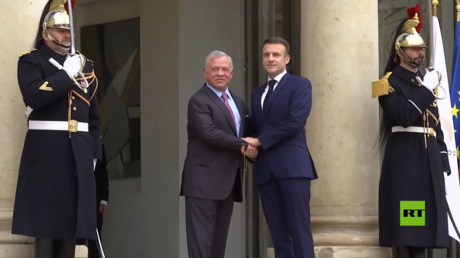 الرئيس الفرنسي يستقبل العاهل الأردني الملك عبد الله الثاني في قصر الإليزيه