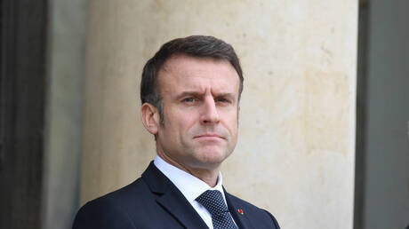 ماكرون يرد على زيلينسكي: فرنسا لا تخطط لإرسال مقاتلات 