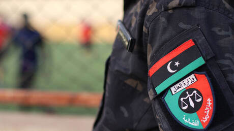 ليبيا.. القبض على ولي أمر طالبة ألقى قنبلة يدوية داخل فناء مدرسة (صورة)