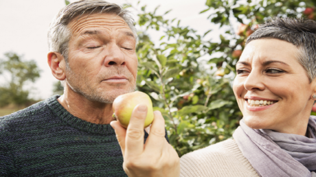 هل تحمل رائحة الفاكهة الناضجة مفتاح وقف نمو الخلايا السرطانية؟