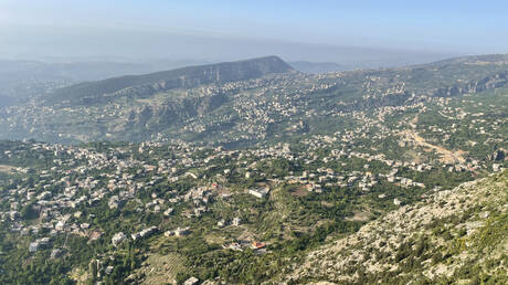 الجيش اللبناني يصدر بيانا بشأن الادعاءات الإسرائيلية بوجود مواقع صواريخ وأنفاق في جبيل وكسروان