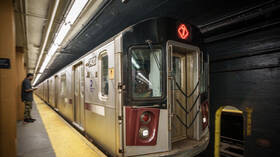مقتل فتاة وجرح 5 آخرين في إطلاق نار داخل مترو الأنفاق في نيويورك (فيديو)