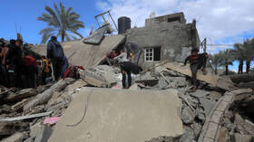 فيديوهات توثق حجم الدمار في منطقة أبراج فيروز ومنتجع سياحي بغزة