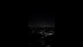 مراسل RT في اليمن: انفجارات عنيفة تهز صنعاء وتحليق مكثف للطيران في أجواء العاصمة (صور + فيديو)