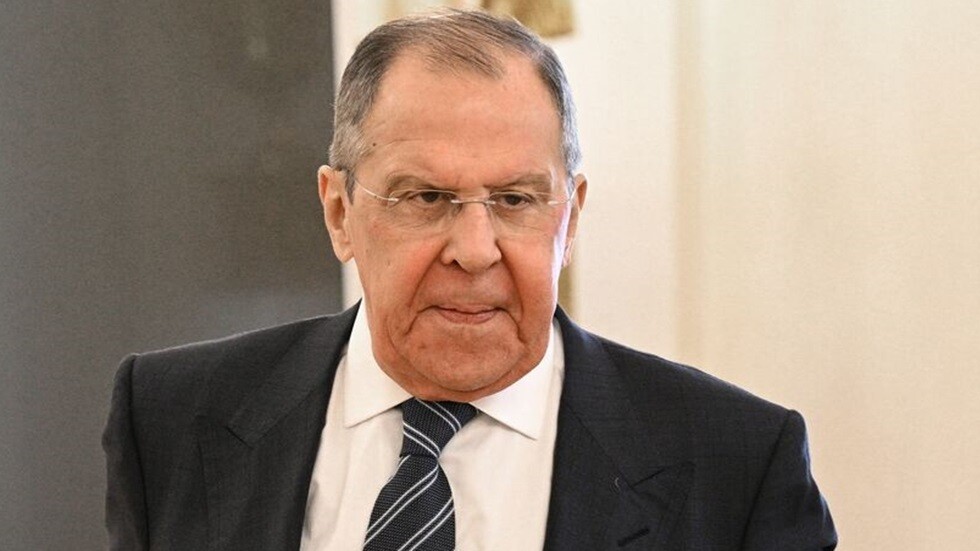 لافروف يرد بـ"ضحكة" على سؤال حول ماكرون (فيديو)