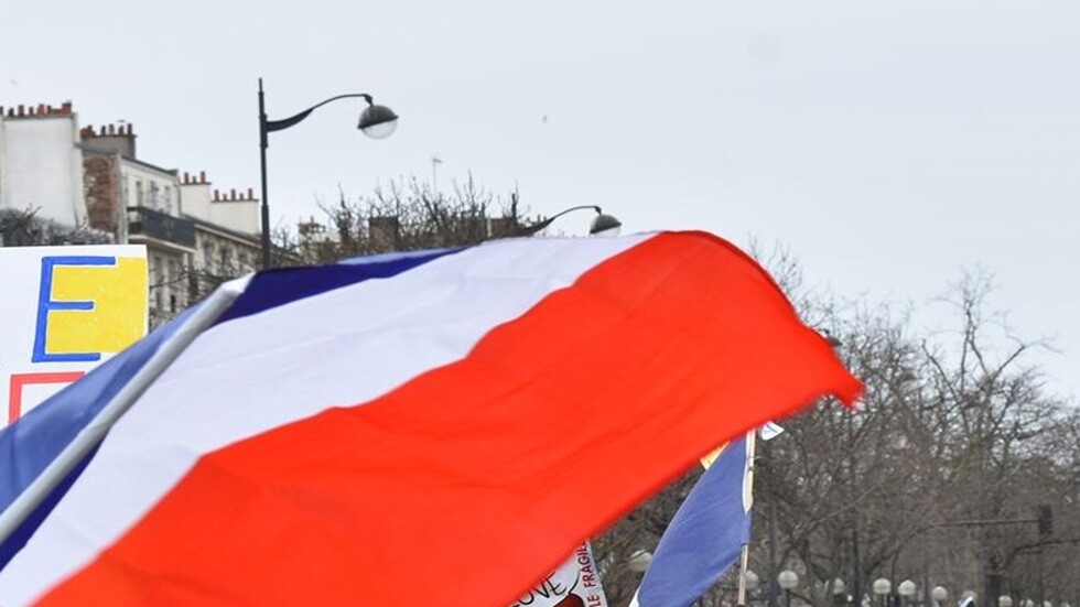 بعد تصريحاته عن أوكرانيا.. متظاهرون فرنسيون :"ماكرون! اذهب إلى أوكرانيا بنفسك"