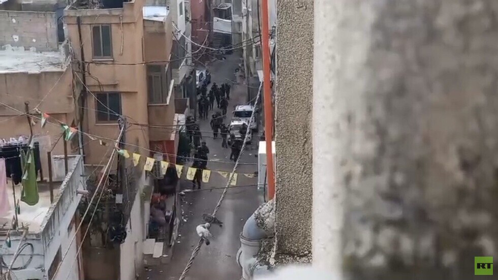 إصابة مجندة إسرائيلية خلال اشتباكات بمخيم الأمعري في رام الله (فيديو)