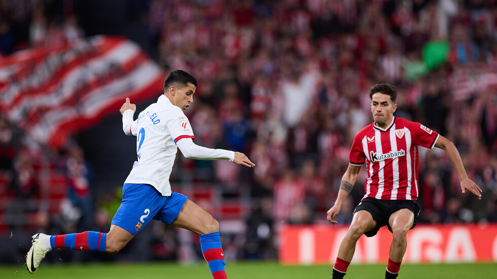 شاهد.. تسديدة من منتصف الملعب كادت أن تأتي بالتقدم لبرشلونة