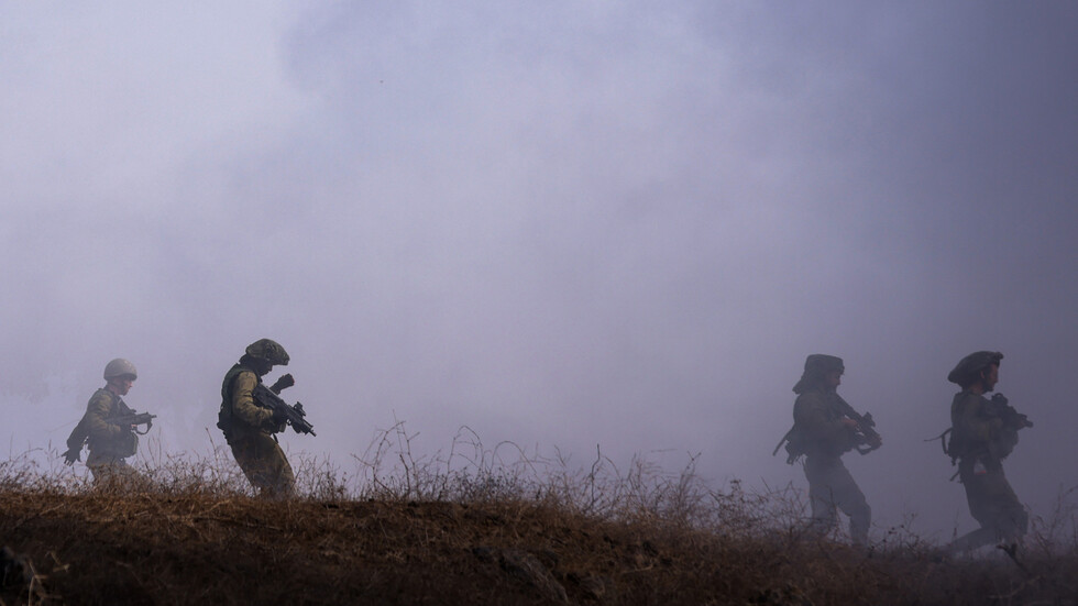 في ساعات الفجر.."حزب الله" يستهدف  قوة ‏عسكرية إسرائيلية بقذائف المدفعية و"يصيبها بشكل مباشر"
