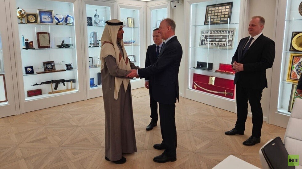 سكرتير مجلس الأمن الروسي يعقد اجتماعا مع نظيره الإماراتي