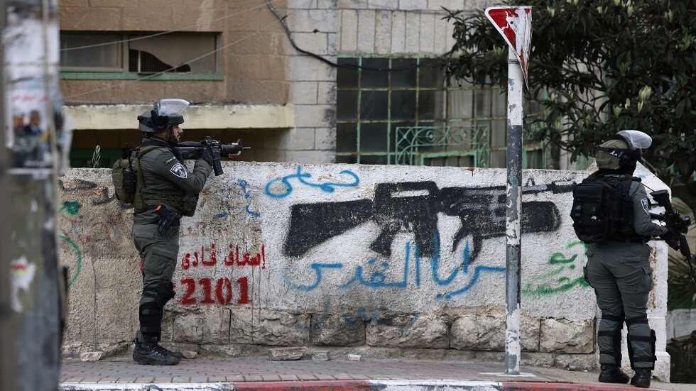 الجيش الإسرائيلي يقتل طفلا فلسطينيا جنوب نابلس بزعم تنفيذه عملية طعن