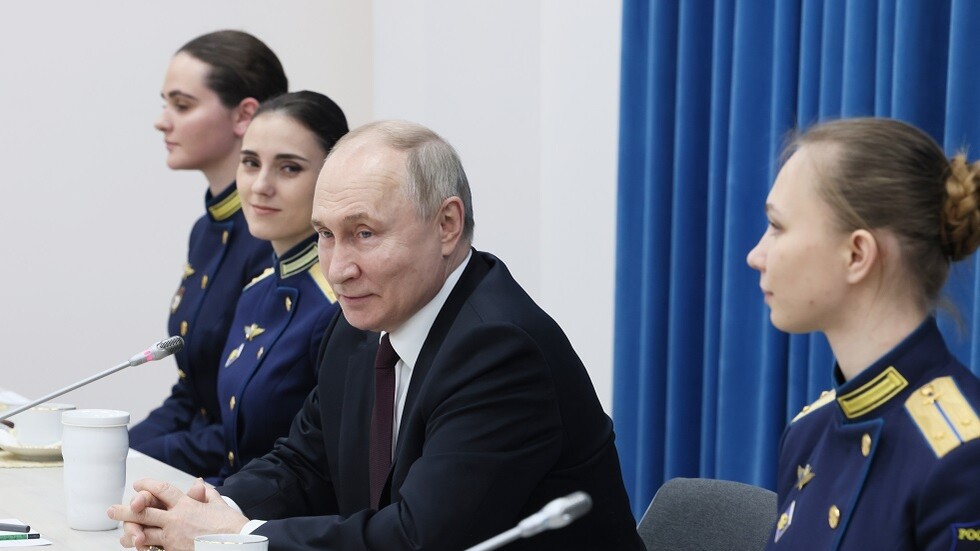 بوتين عشية عيد المرأة: أحاول إخفاء مشاعري لكن ثمة لحظات تؤججها