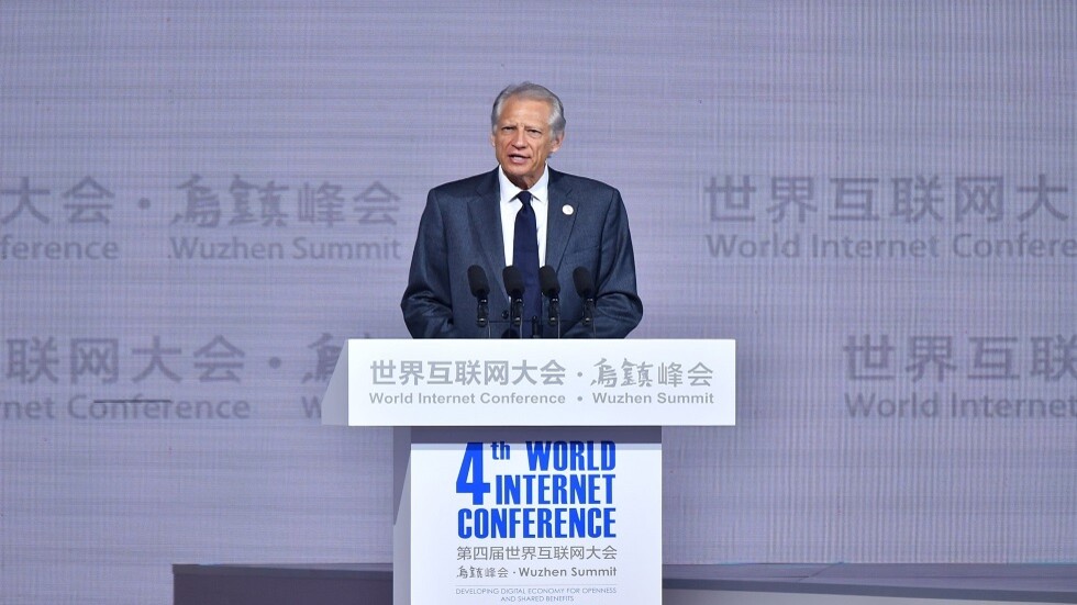 رئيس وزراء فرنسي أسبق يحذر من  حرب نووية حال دخول قوات "الناتو" إلى أوكرانيا