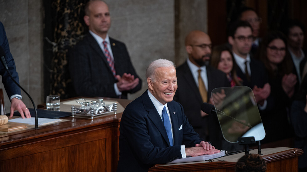 بايدن داعيا لمواصلة دعم أوكرانيا: 