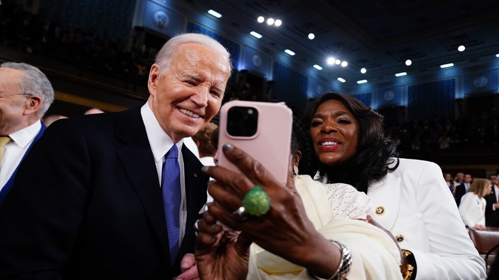 ترامب يخرج عن المألوف وينشر فيديو مع "فلاتر" مضحكة لوجه بايدن (فيديو)