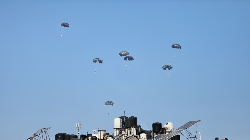 "أطباء بلا حدود" ترد بشدة على نية بايدن تشييد رصيف بحري على ساحل غزة