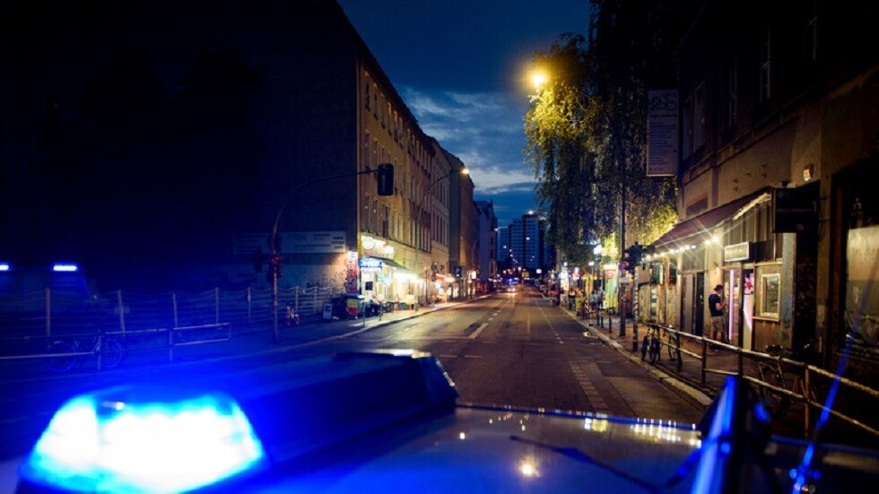 فيديو يظهر أمريكيا يقتل زوجته بطريقة مروعة والقضاء يحاكمه (فيديو)