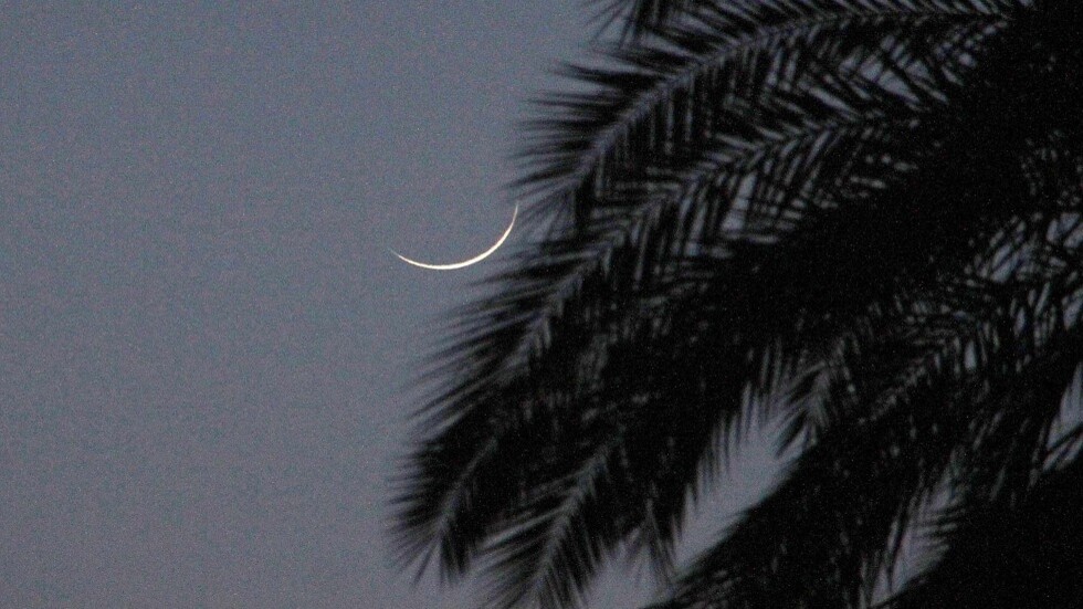 الطقس يتدخل في التماس هلال رمضان.. و"مركز دولي" ينشر رابطا للتعرف على مواقع الرؤية (صور+فيديو)