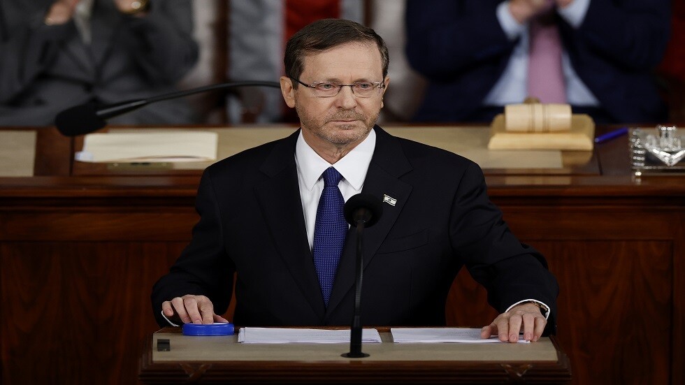 الرئيس الإسرائيلي يشارك بافتتاح متحف "المحرقة اليهودية" في أمستردام تزامنا مع احتجاجات داعمة لفلسطين