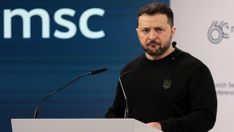 زيلينسكي يشن هجوما لاذعا على بابا الفاتيكان