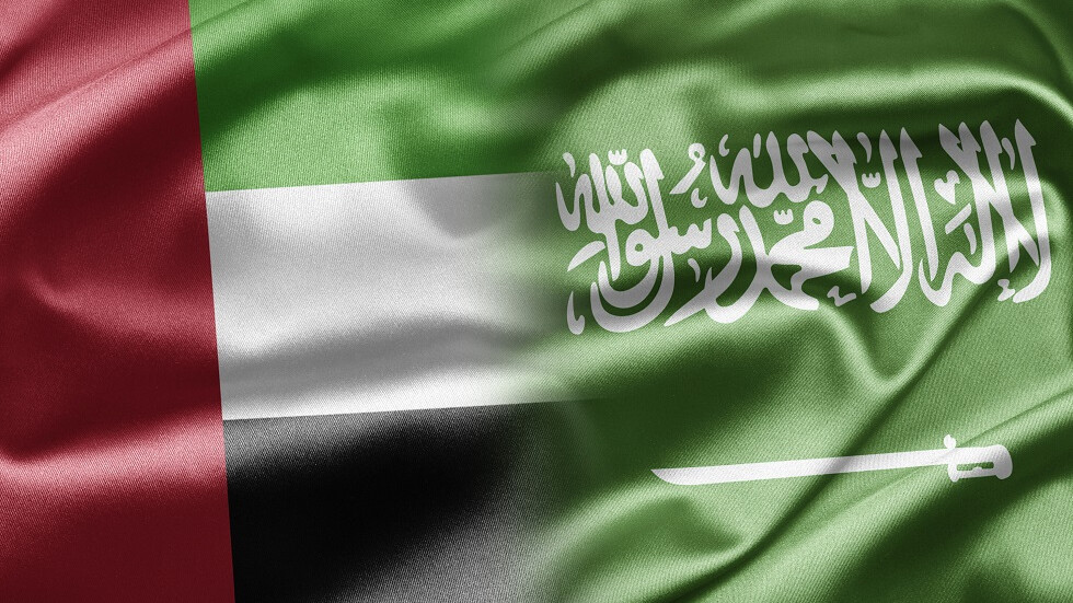 مواجهة سعودية إماراتية على "صفيح ساخن".. الموعد والقنوات الناقلة والتشكيلة