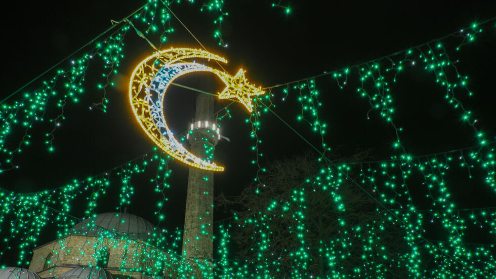 تركيا.. فرقة نسائية توقظ سكان مرسين للسحور على قرع الطبول (فيديو)