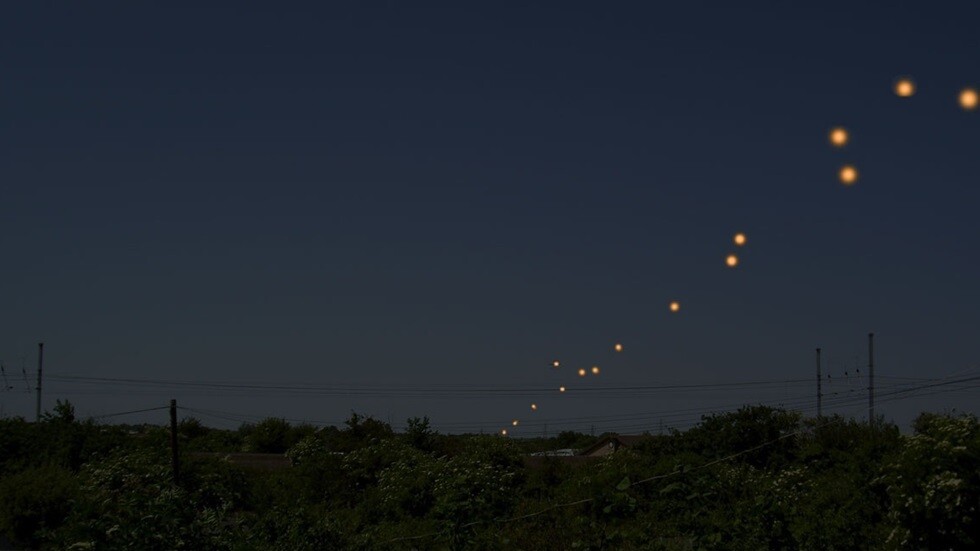 عمود معدني على إحدى التلال في ويلز يثير الحيرة