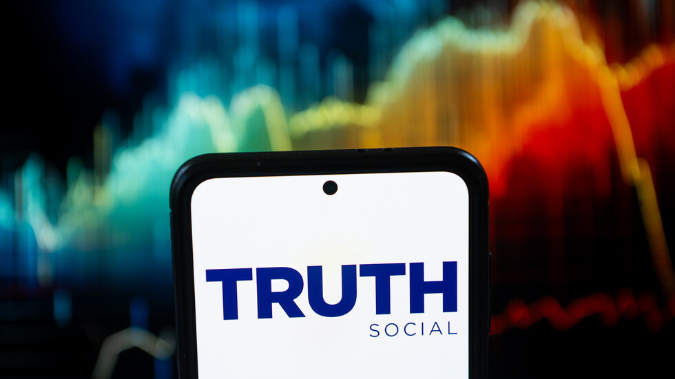 ترامب يعرض على ماسك شراء منصته الاجتماعية "تروث سوشيال"