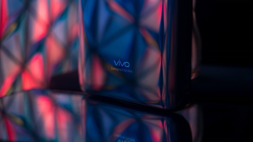 Vivo تعلن عن منافس جديد لهواتف سامسونغ (فيديو)