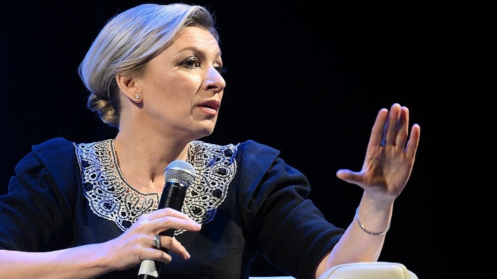 "تهديد للصحفيين".. زاخاروفا تعلق على تقرير أمريكي حول وسائل الإعلام الروسية