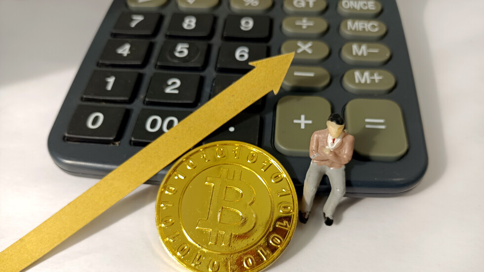 عملة "البيتكوين" تواصل صعودها