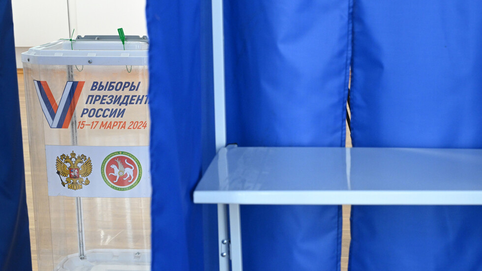 حميميم.. بدء تصويت العسكريين الروس بالانتخابات الرئاسية الروسية (فيديو)