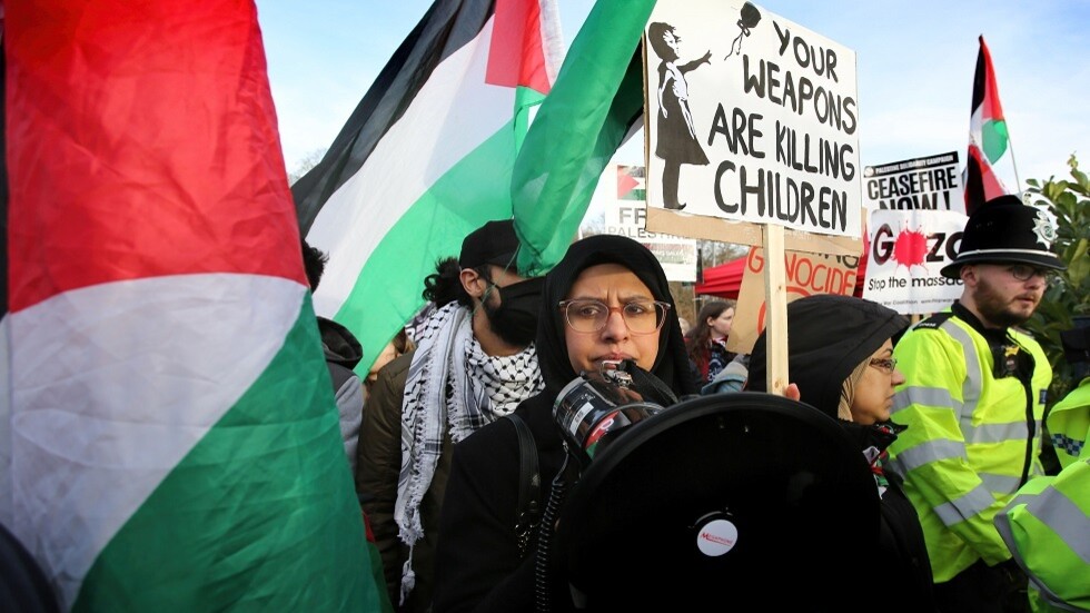 غالانت يوقع لإدارة بايدن على ضمانات استخدام الأسلحة الأمريكية في غزة