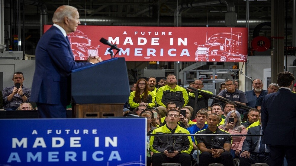 "وول ستريت جورنال": بايدن قد يفقد الدعم إذا استمر الصراع في الشرق الأوسط