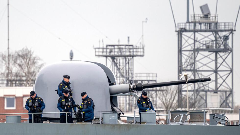 "سنتكوم": الحوثيون أطلقوا أمس 3 صواريخ باليستية باتجاه البحر الأحمر