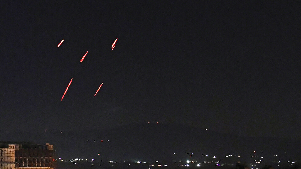 مصدر عسكري سوري: الدفاعات الجوية تتصدى لعدوان جوي إسرائيلي على نقاط بالمنطقة الجنوبية