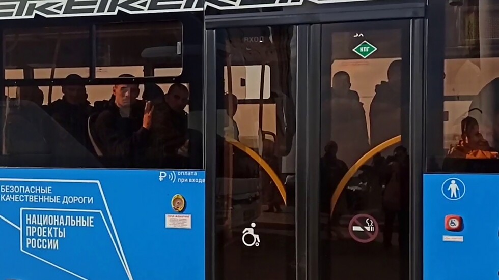 نظام كييف يواصل سحب الرجال بالقوة إلى الجبهة (فيديو)