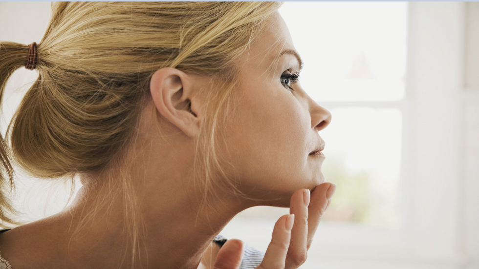 3 مشروبات شائعة تجعل بشرتك تبدو أكبر سنا