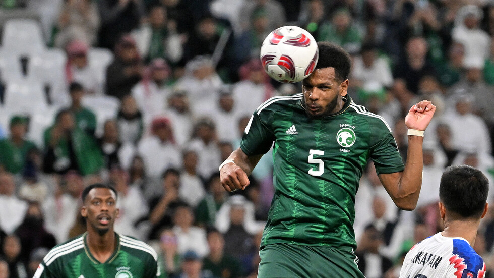 البليهي يثير الجدل مجددا برفضه الاحتفال مع منتخب السعودية (فيديو)