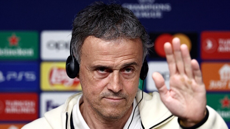 إنريكي يحسم الجدل بشأن تدريب برشلونة