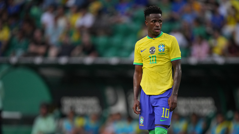 بيلينغهام ضد فينيسيوس.. التشكيلة الأساسية لموقعة إنجلترا والبرازيل