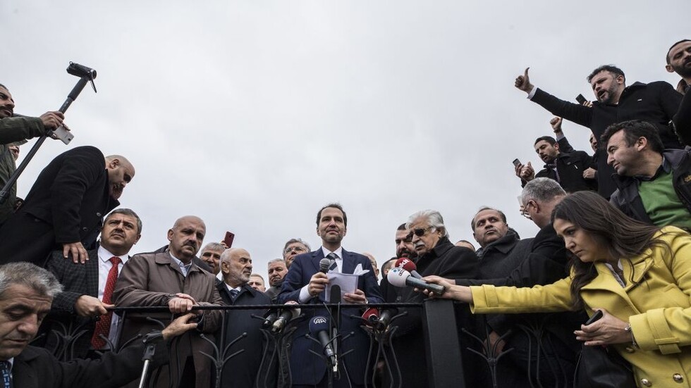 زعيم حزب تركي يخاطب أنقرة: عاقبي اسرائيل واتركي لنا الإدانات!