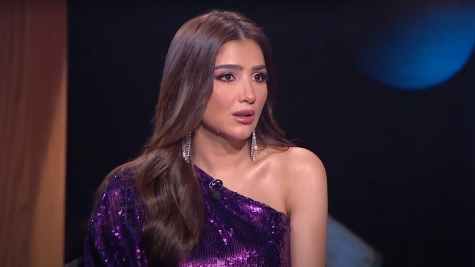 مي عمر: فنانة مشهورة تؤجر لجانا إلكترونية لمهاجمتي والاساءة لأعمالي (فيديو)